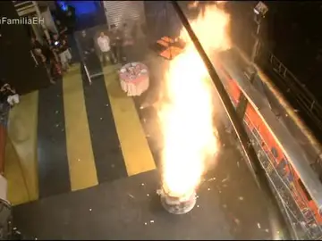 Una barbacoa de 8 metros Una barbacoa de 8 metros