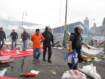 La Policía de México detiene a un manifestante