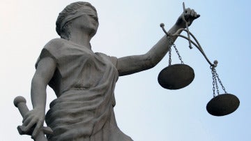 Una estatua que representa la justicia