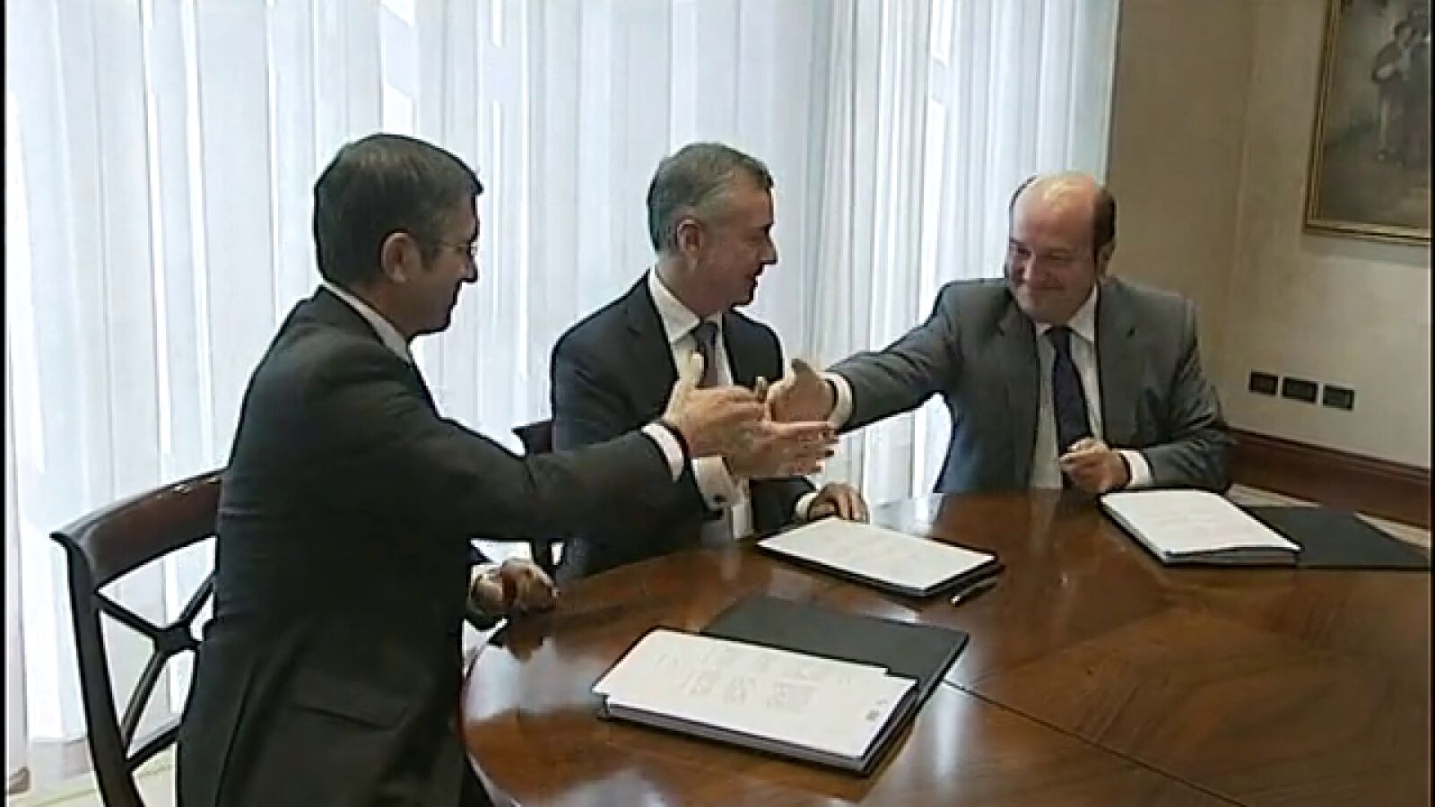 PNV y PSE firman un acuerdo que acaba con la 