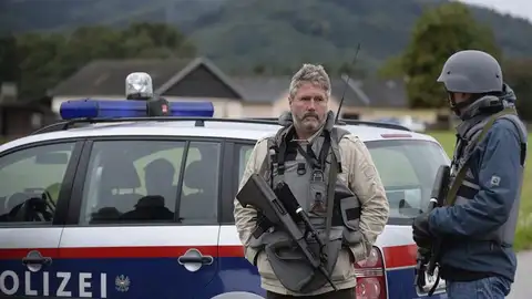 La policía austriaca persigue al triple homicida La policía austriaca persigue al triple homicida