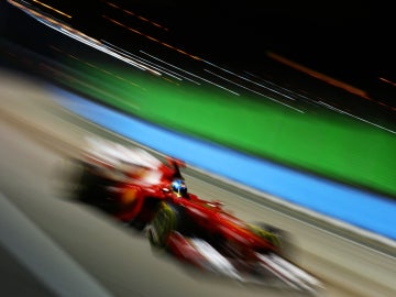 El Ferrari en la noche de Singapur