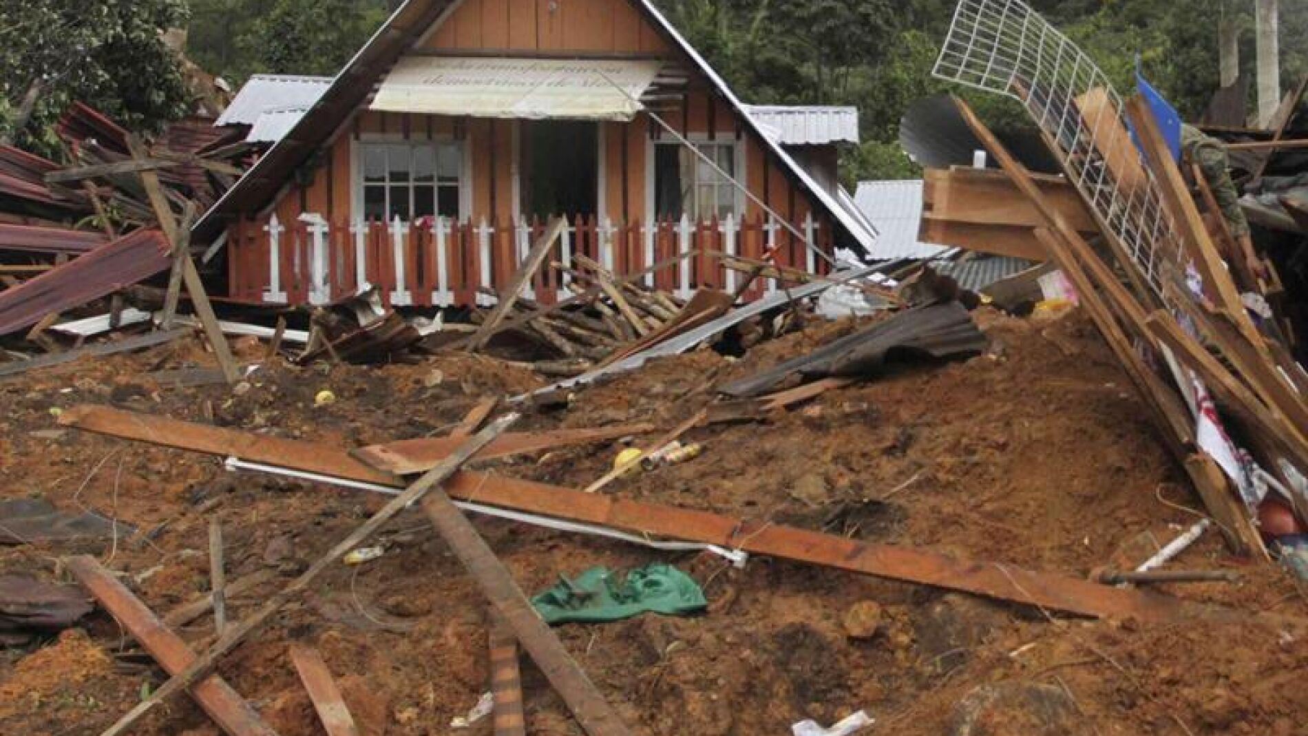 Destrozos en M&eacute;xico por el paso de 'Ingrid' y 'Manuel'