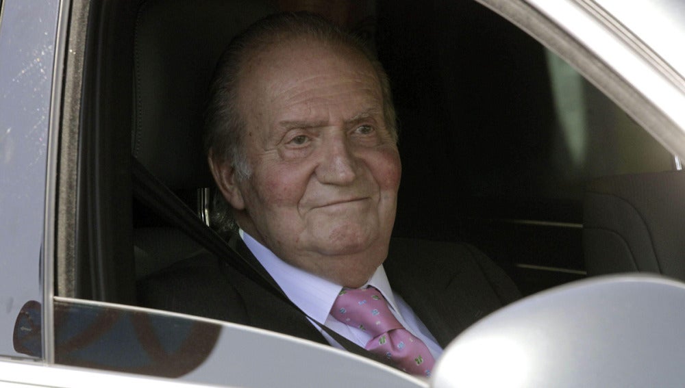 El Rey Juan Carlos a su llegada al Hospital Quirón Madrid.