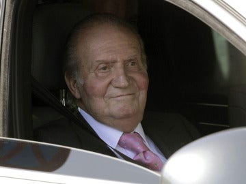 El Rey Juan Carlos a su llegada al Hospital Quirón Madrid.