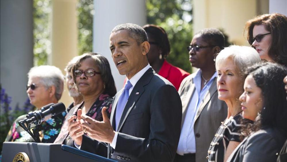 Obama urge a los republicanos a "reabrir" las actividades del Gobierno federal