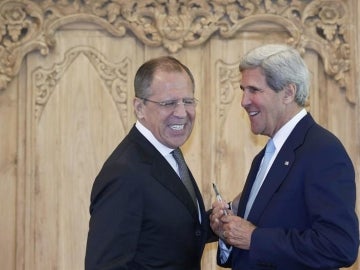 El secretario de Estados estadounidense, John Kerry junto al ministro de Exteriores ruso, Sergey Lavrov El secretario de Estados estadounidense, John Kerry junto al ministro de Exteriores ruso, Sergey Lavrov