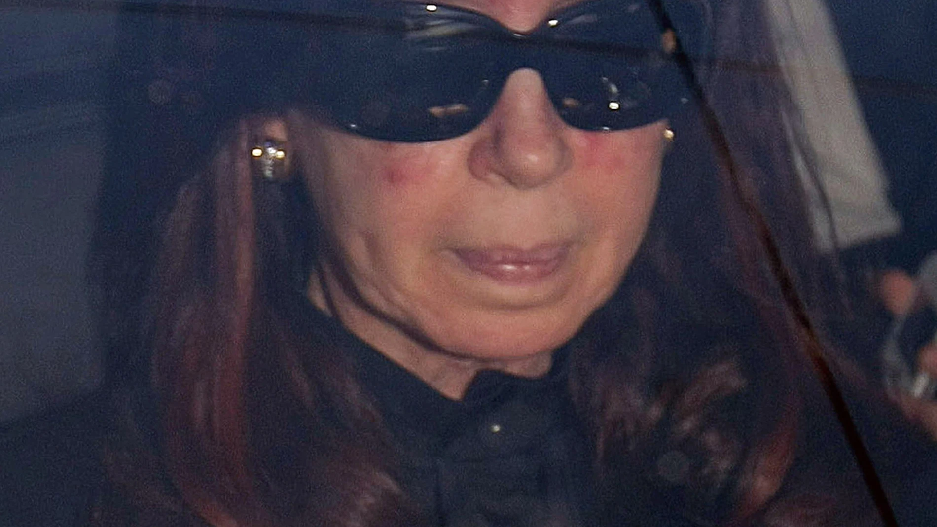 Cristina Fernández a su llegada al hospital Cristina Fernández a su llegada al hospital