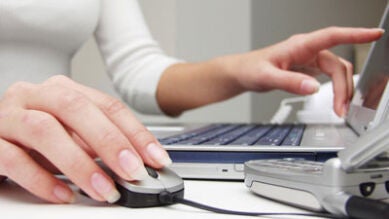 El Constitucional avala que las empresas vigilen el correo de sus empleados