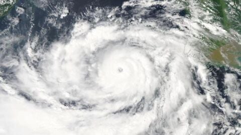 Imagen del cicl&oacute;n Phailin