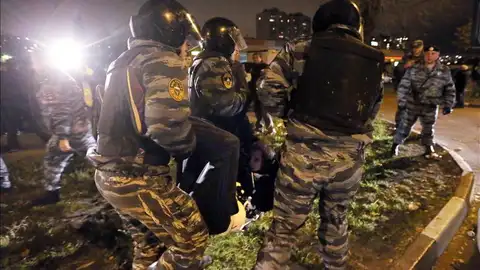Cerca de 380 personas fueron detenidas durante los disturbios en Moscú Cerca de 380 personas fueron detenidas durante los disturbios en Moscú