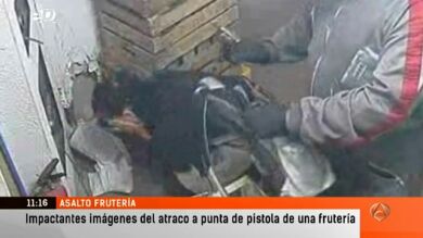 Impactantes imágenes de un atraco fallido en una frutería de Barcelona