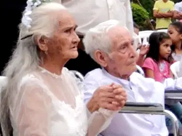 Un hombre de 103 años se casa con el amor de su vida tras 80 años de noviazgo Un hombre de 103 años se casa con el amor de su vida tras 80 años de noviazgo