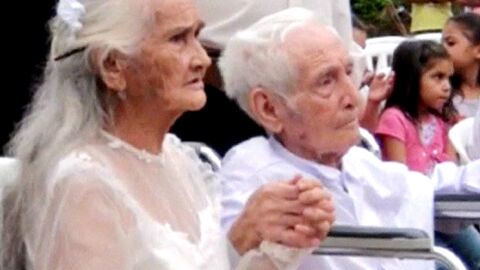 Un hombre de 103 a&ntilde;os se casa con el amor de su vida tras 80 a&ntilde;os de noviazgo