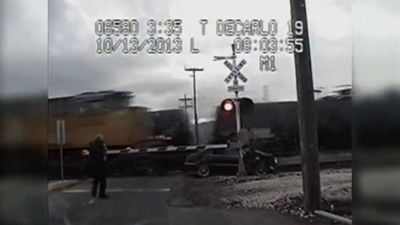 Un coche es arrollado por un tren en Estados Unidos