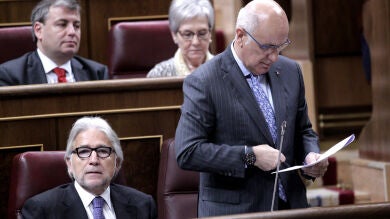 Duran justifica la abstención de CiU en la Ley de abdicación porque no participaron