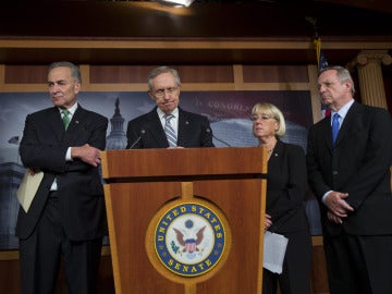 Harry Reid anuncia el acuerdo en el Senado