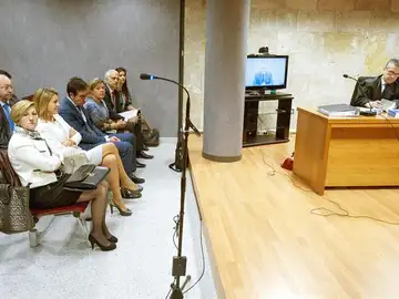 Bárcenas declara que pagó en mano a Cospedal Bárcenas declara que pagó en mano a Cospedal