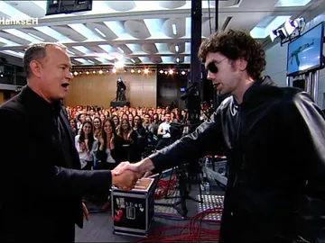 Tom Hanks y El Hombre de Negro Tom Hanks y El Hombre de Negro