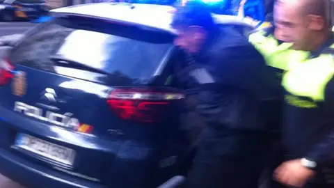 Un hombre entra con una pistola en casa de Bárcenas Un hombre entra con una pistola en casa de Bárcenas