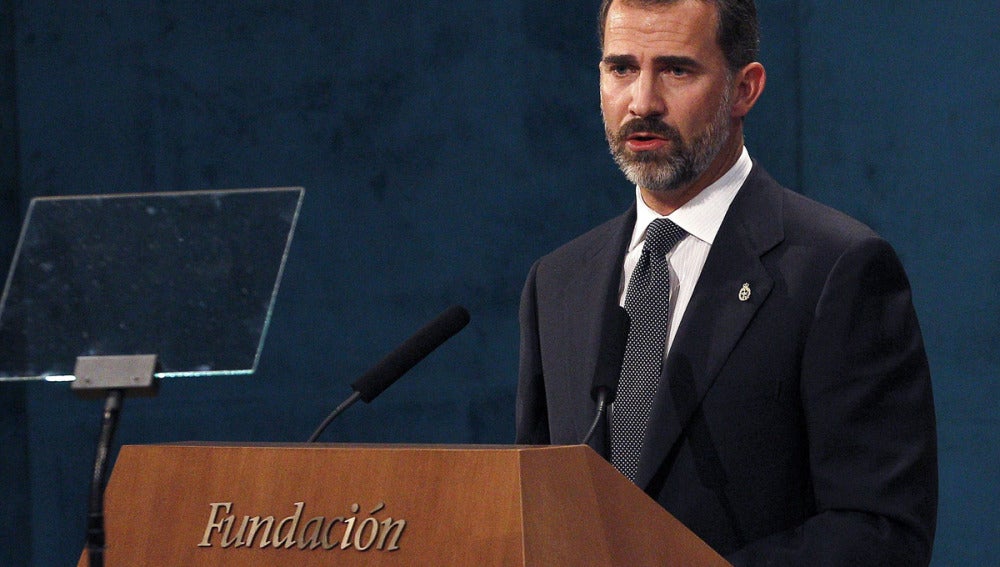 El Príncipe de Asturias realiza su discurso en el teatro Campoamor