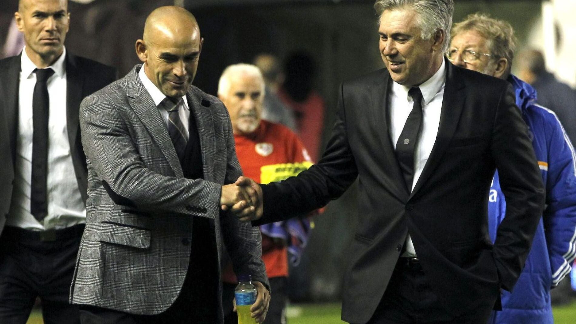Saludo entre Carlo Ancelotti y Paco J&eacute;mez