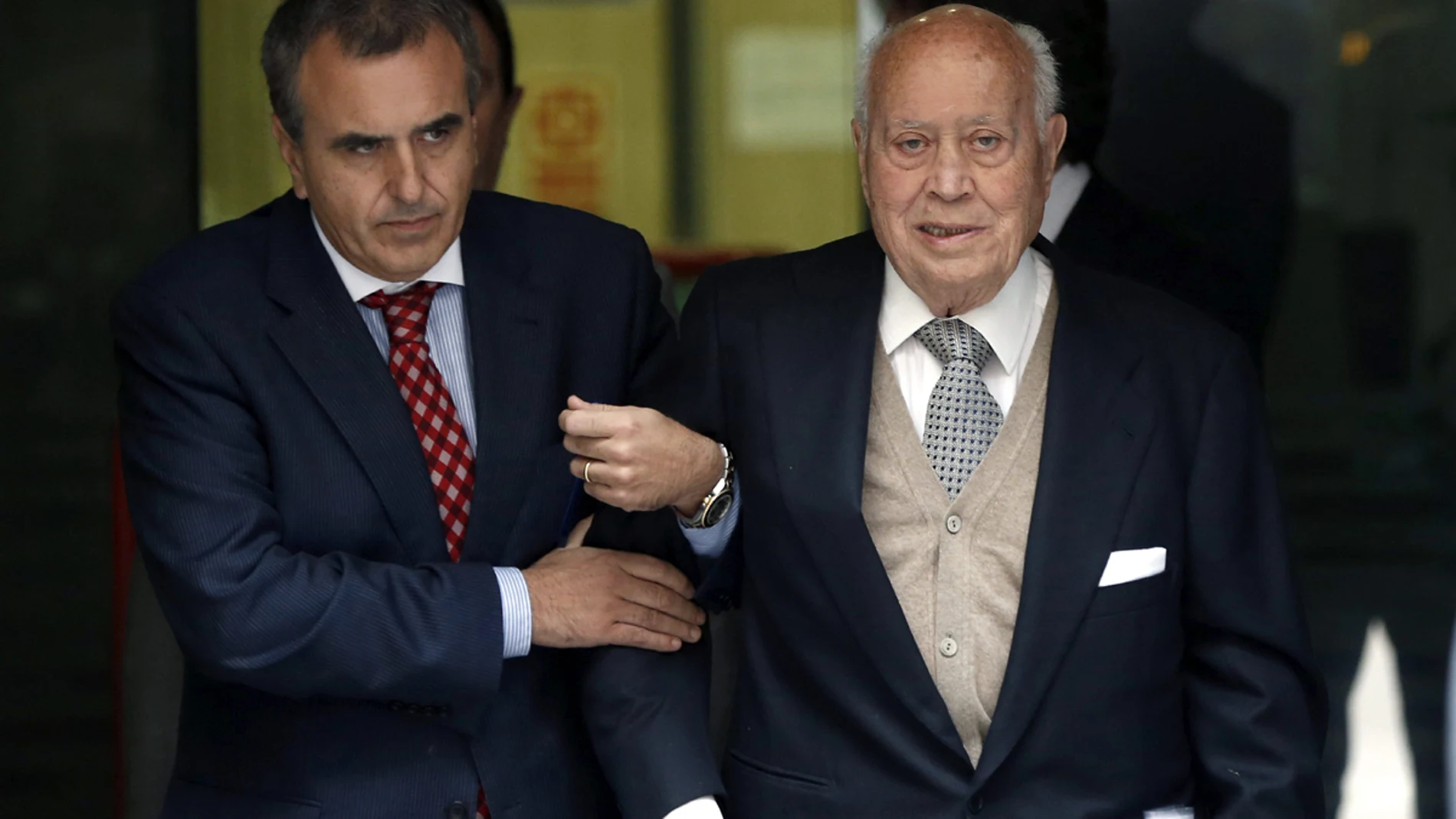 Lapuerta a la salida de los juzgados Lapuerta a la salida de los juzgados