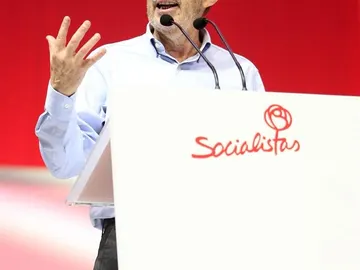 Rubalcaba, en la clausura de la Conferencia Política del PSOE Rubalcaba, en la clausura de la Conferencia Política del PSOE