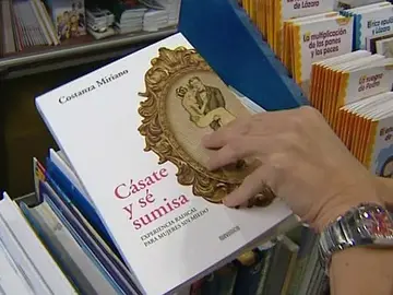 'Casate y sé sumisa', el ensayo de Costanza Miriano 'Casate y sé sumisa', el ensayo de Costanza Miriano