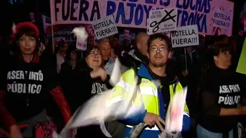 Concesionarias de limpieza de Madrid ofrecen rebajar los despidos a la mitad Concesionarias de limpieza de Madrid ofrecen rebajar los despidos a la mitad