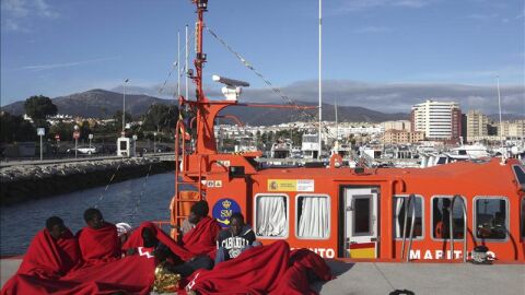 Embarcaci&oacute;n con inmigrantes en C&aacute;diz