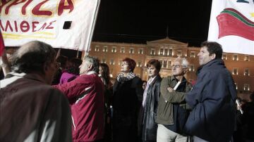 El Gobierno de Samarás derrota la moción de censura de la izquierda griega
