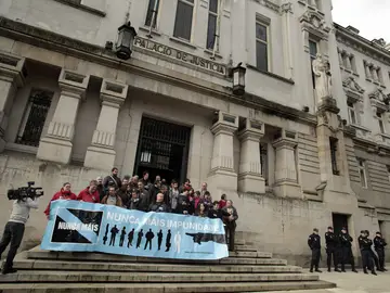 La plataforma Nunca Mais frente al Tribunal Superior de Justicia de Galicia La plataforma Nunca Mais frente al Tribunal Superior de Justicia de Galicia