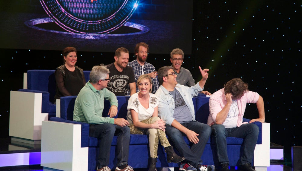 Miki Nadal, Anna Simon, Flo, Josema Yuste, Edu Soto, Lulú Palomares, El Monaguillo y David Fernéndez en Me resbala