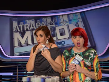 Llum Barrera y Angy Fernández en Atrapa un millón Llum Barrera y Angy Fernández en Atrapa un millón