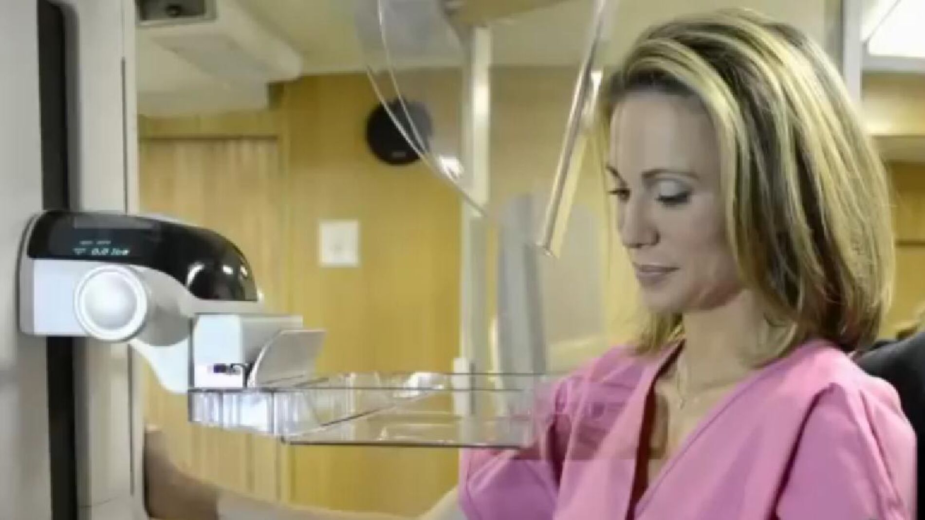Amy Robach realiz&oacute; un reportaje para prevenir sobre el c&aacute;ncer de mama... y se salv&oacute; a s&iacute; misma
