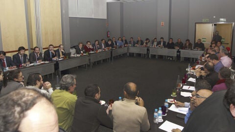 Acuerdo entre patronal y sindicatos