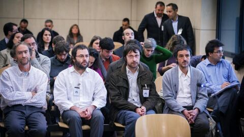 Cuatro miembros de la plataforma Mugitu acusados de los tartazos a Yolanda Barcina