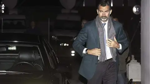 El Príncipe Felipe acude al hospital a visitar al Rey El Príncipe Felipe acude al hospital a visitar al Rey