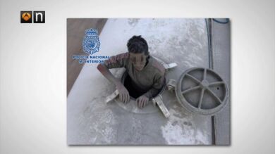 Localizan en el Puerto de Melilla a once jóvenes ocultos en el interior de un camión cisterna