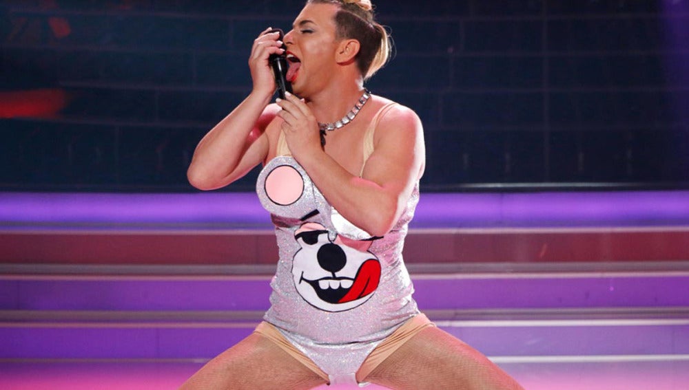 Arturo Valls imita a Miley Cyrus en Tu cara me suena