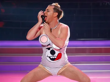 Arturo Valls imita a Miley Cyrus en Tu cara me suena Arturo Valls imita a Miley Cyrus en Tu cara me suena