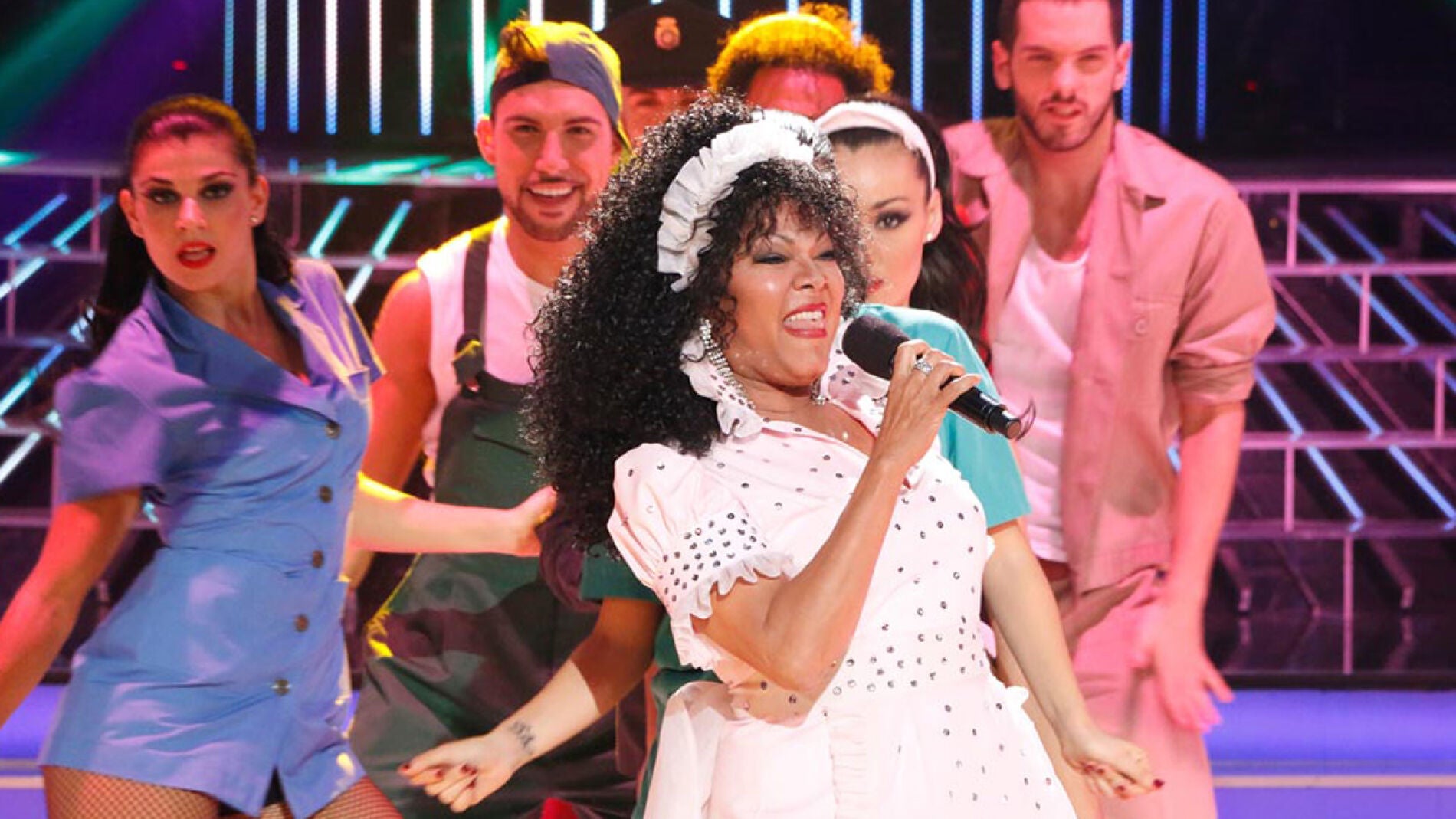 &Aacute;ngela Carrasco imita a Donna Summer en Tu cara me suena