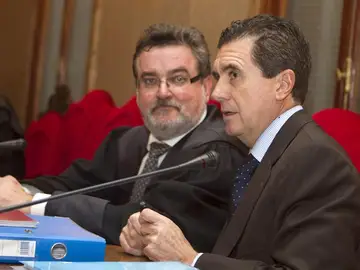 Jaume Matas junto a su abogado Miguel Arbona Jaume Matas junto a su abogado Miguel Arbona