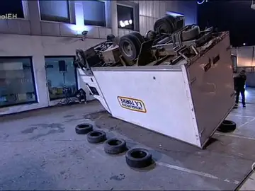 Maniobra a lo bestia Maniobra a lo bestia