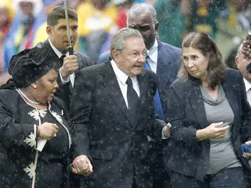 Raúl Castro en el funeral de Madiba Raúl Castro en el funeral de Madiba