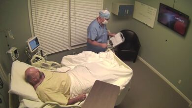 Le hacen creer a un alcohólico que llevaba en coma una década por un accidente de tráfico