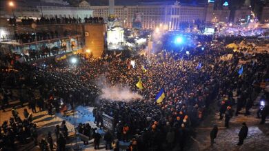 La policía ucraniana se retira de la Plaza de los 'indignados' de Kiev