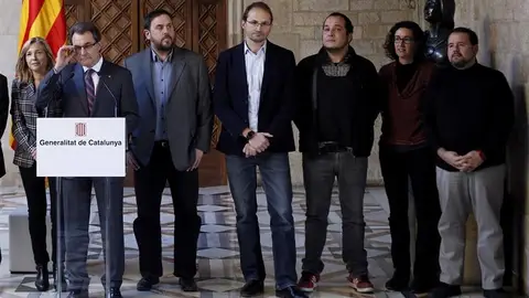 Mas, Junqueras, Herrera, Fernández, Rovira y Mena en el Palau de la Generalitat Mas, Junqueras, Herrera, Fernández, Rovira y Mena en el Palau de la Generalitat