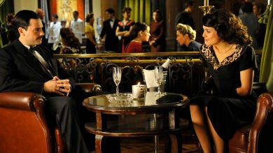Sira y Da Silva juegan a la seducción en 'El Tiempo entre Costuras'